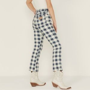 NWT Wrangler Wrock 627 Gingham Jean